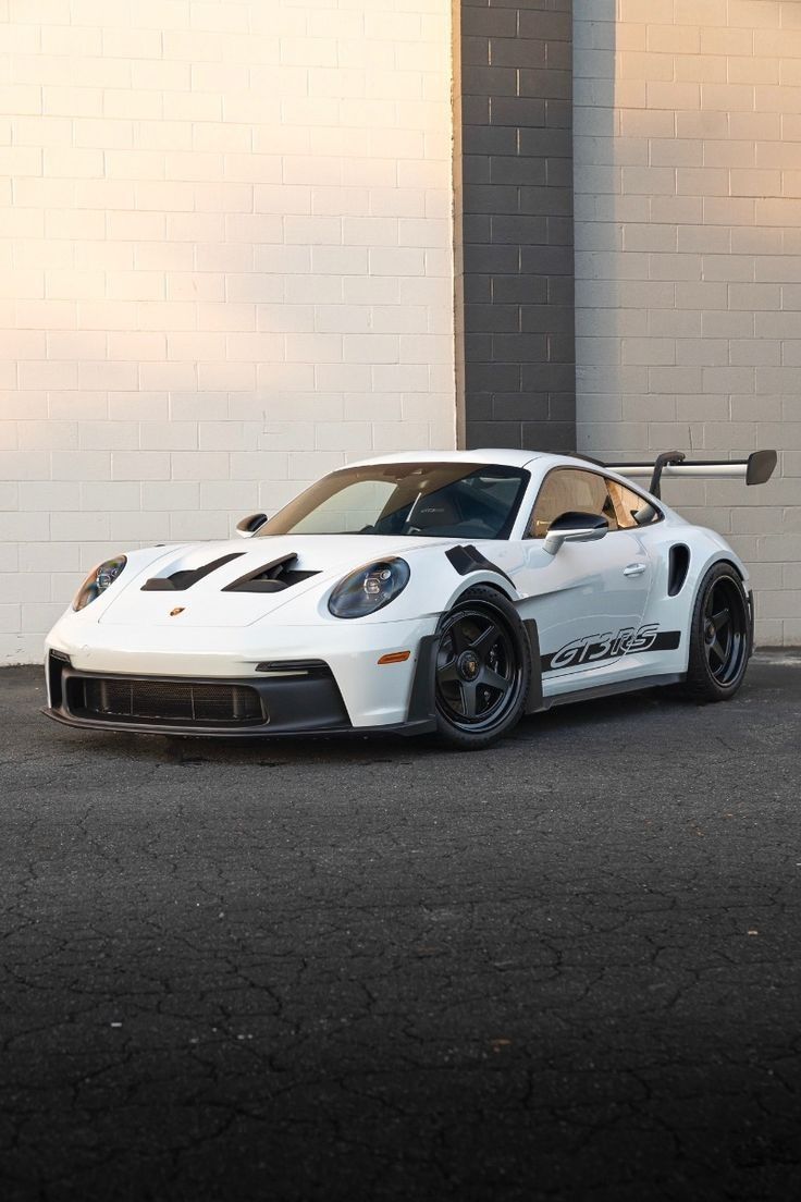 其中包括图片:Porche 911 GT3RS.jpg 其中包括图片:Porche 911 GT3RS.jpg